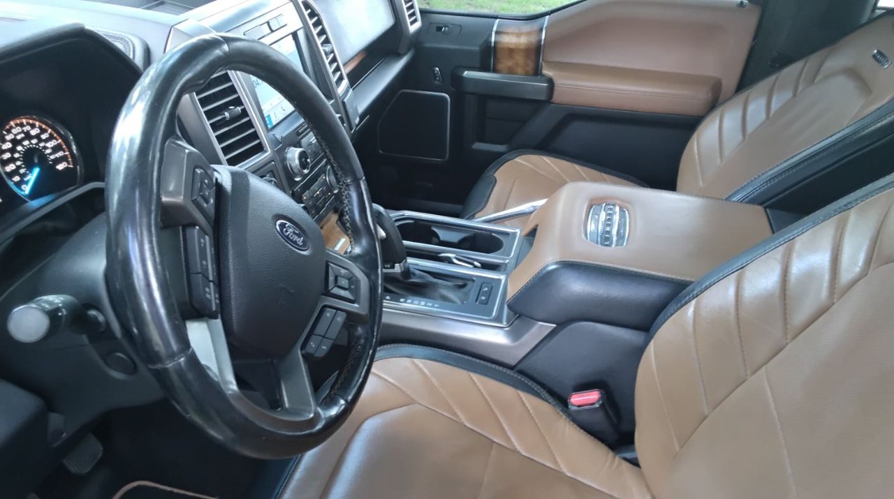 2016 Ford F-150 Limited photo 2